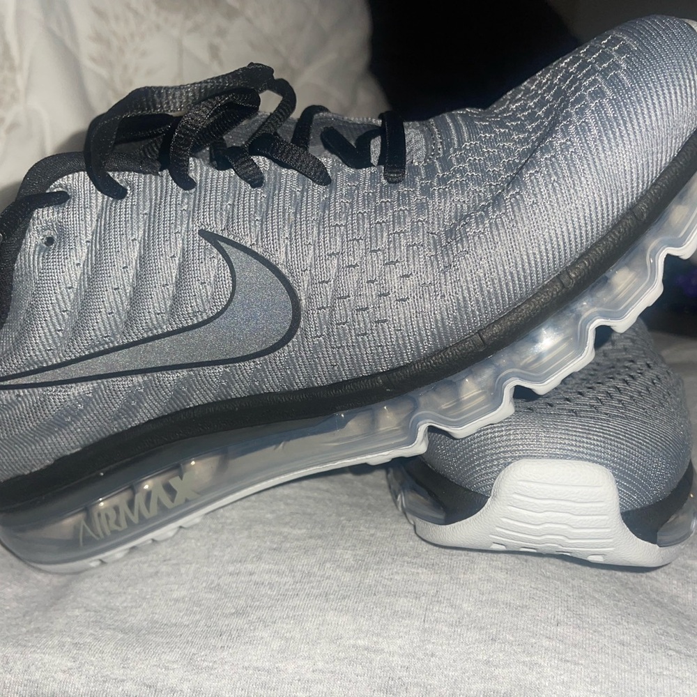 Nike Air Max Men's Black and Gray Athletic Shoes